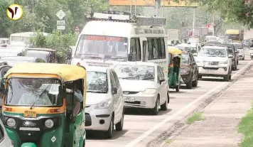 Vehicles on road of Uttarakhand