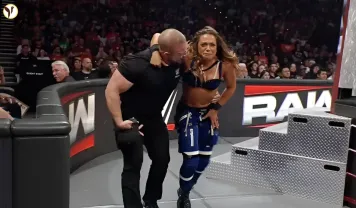 Zoey Stark Injured