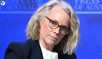 Laura Tingle 
