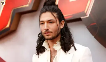  Ezra Miller comeback