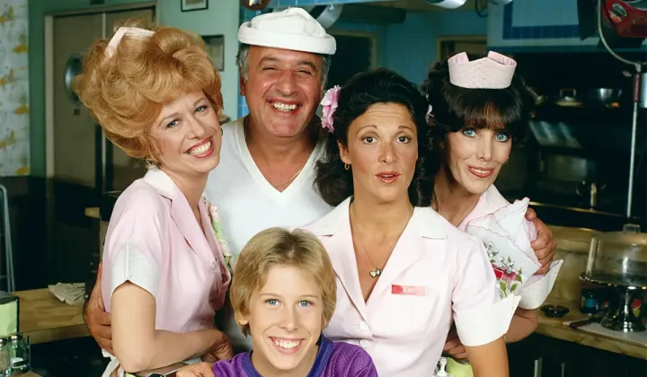Cast Of Alice