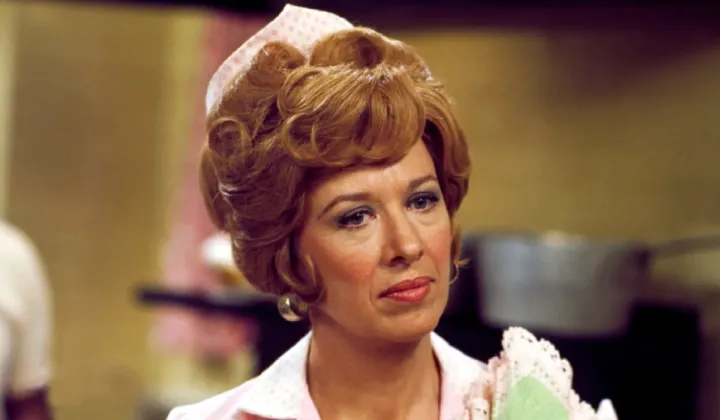  Polly Holliday