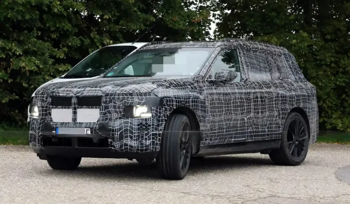 BMW iX7
