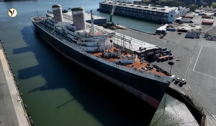 SS United States departing Philadelphia on its final journey.