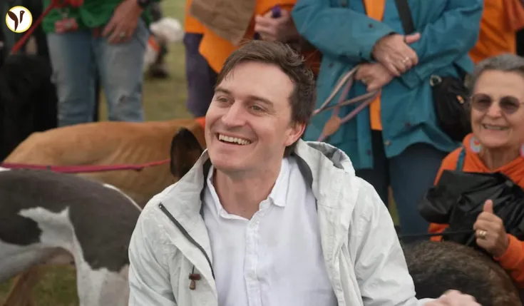 Independent Challenges Conservative Grip in Wannon