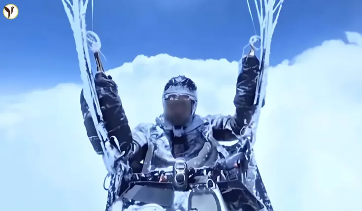 Chinese paraglider